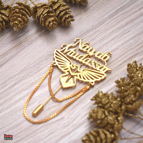 Custom Name Brooch for Coats – Unique Fashion Accessory.