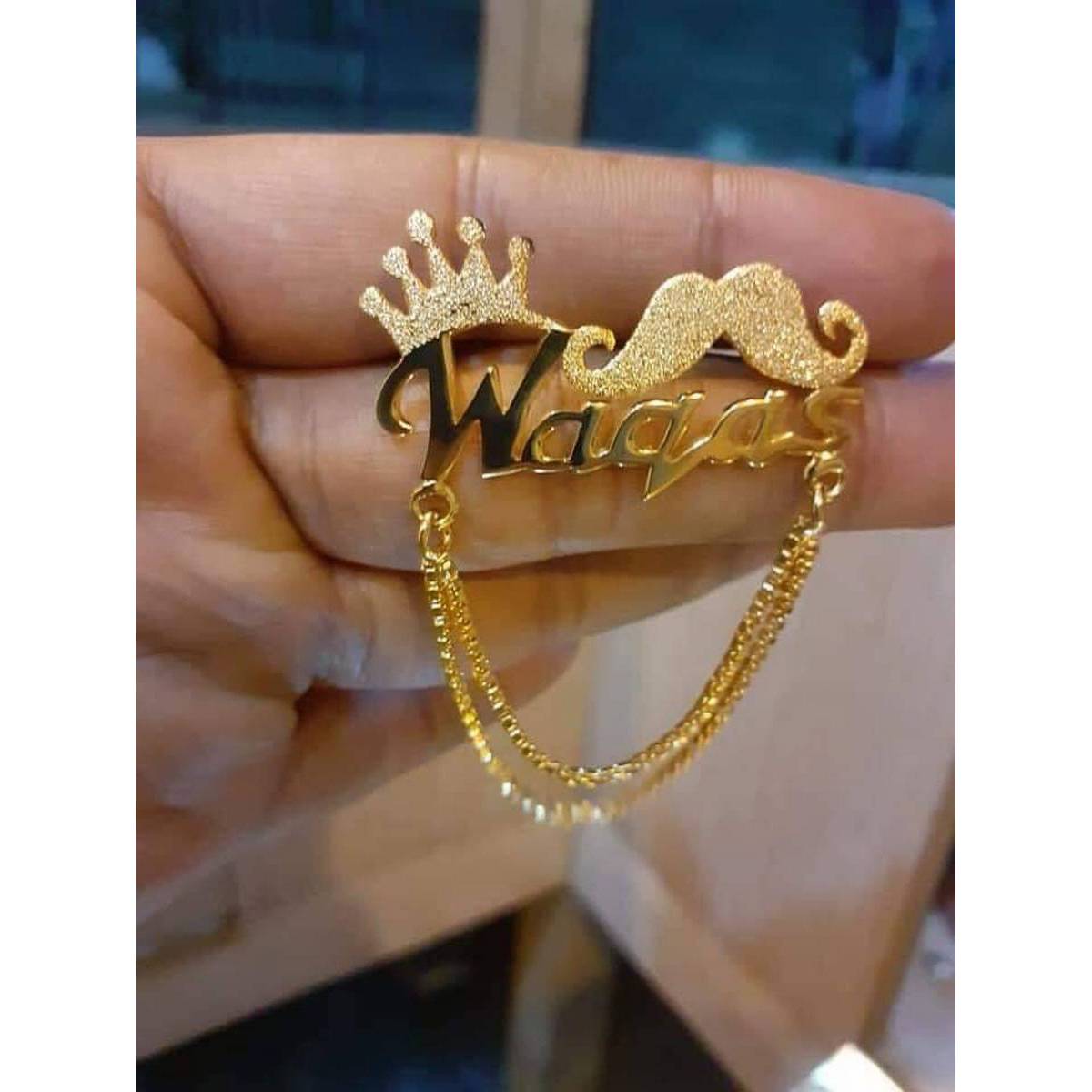Custom Name Brooch for Coats – Unique Fashion Accessory.