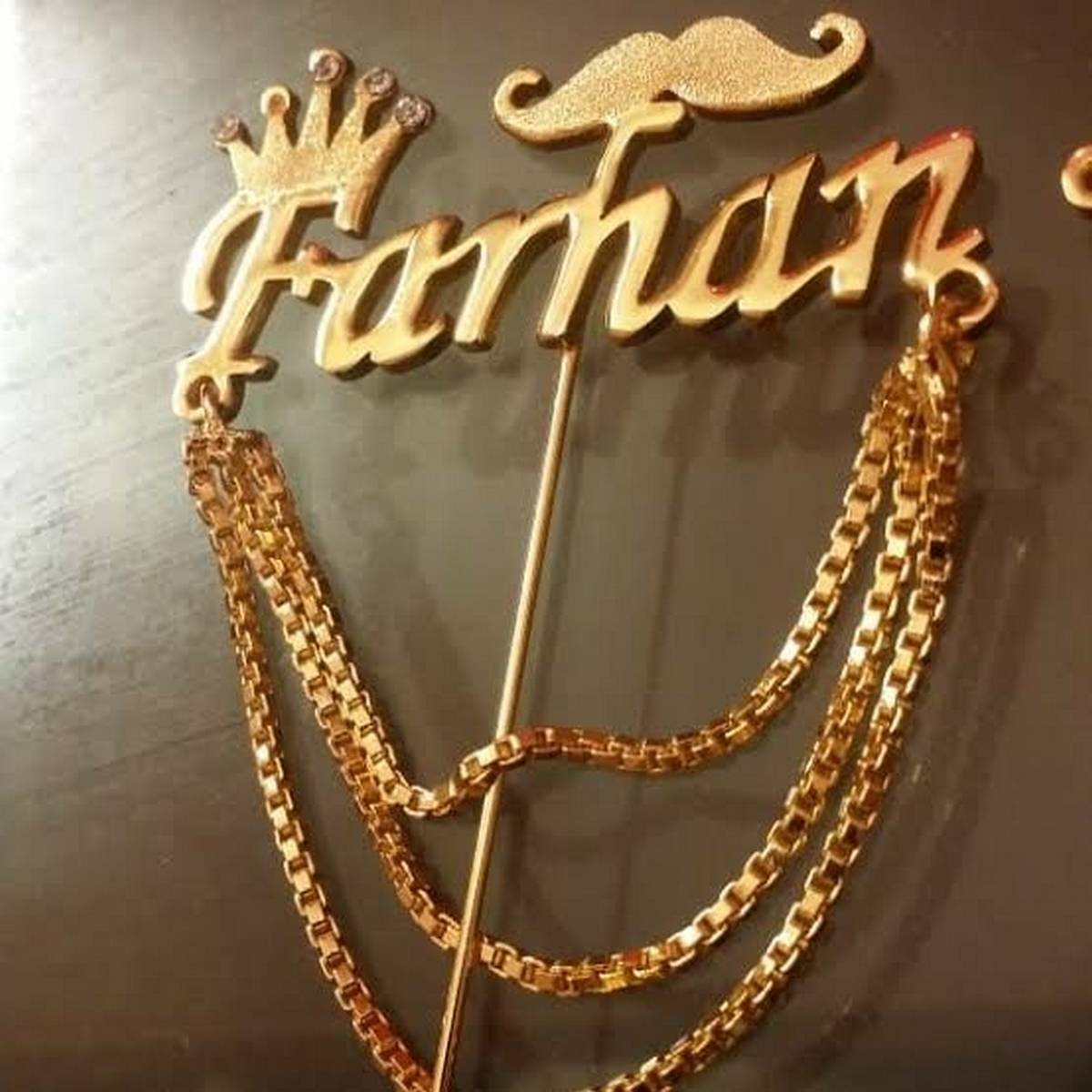 Custom Name Brooch for Coats – Unique Fashion Accessory.