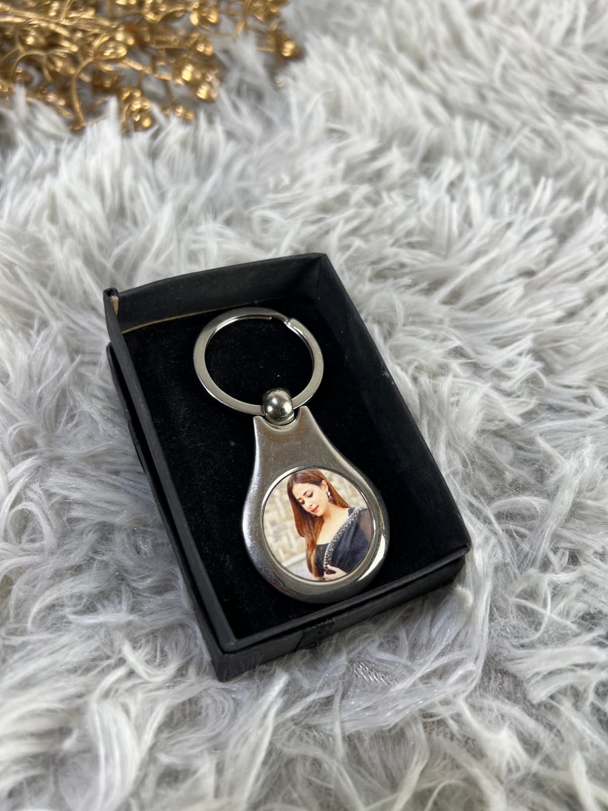 Customized Name & Picture Keychains – Stylish and Practical Accessory.